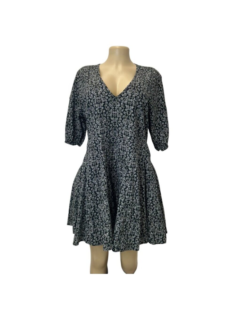 K-234 Universal Thread Size Medium Black & White Floral Print Dress Puff Sleeve